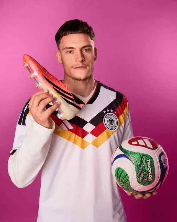 Florian Wirtz (Alemanha - Adidas) por Reprodução