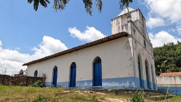 Igreja Santa Teresa no Quilombo Itamatatiua por Túllio F / Wikimedia Commons