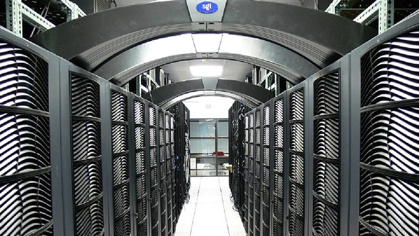 Interior de um data center localizado na Virginia, EUA