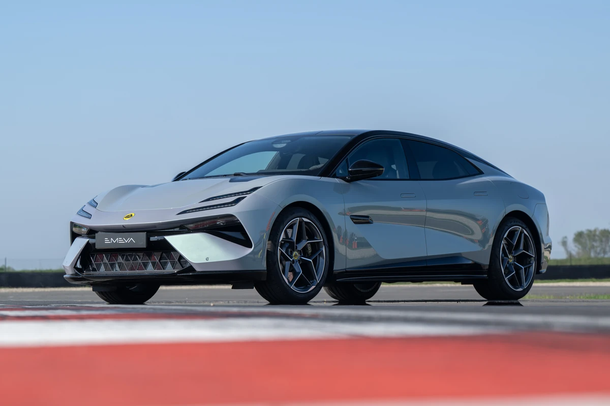 GT elétrico, o Emeya conta com 918 cv de potência por Divulgação 