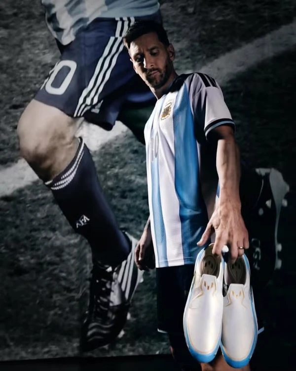Messi (Argentina - Adidas) por Reprodução 