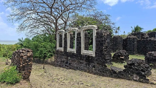 Ruínas do Palácio do Barão de Mearim por Sintegrity / Wikimedia Commons