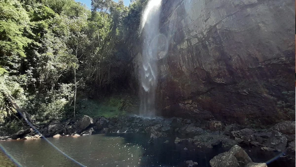 A Cachoeira do Patrício está entre os atrativos naturais mais visitados de Piatã, município da Chapada Diamantina conhecido pelo clima frio e pelas paisagens serranas