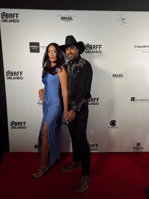 Alberto Cowboy com a esposa, Priscilla Monroy por Reprodução/Instagram