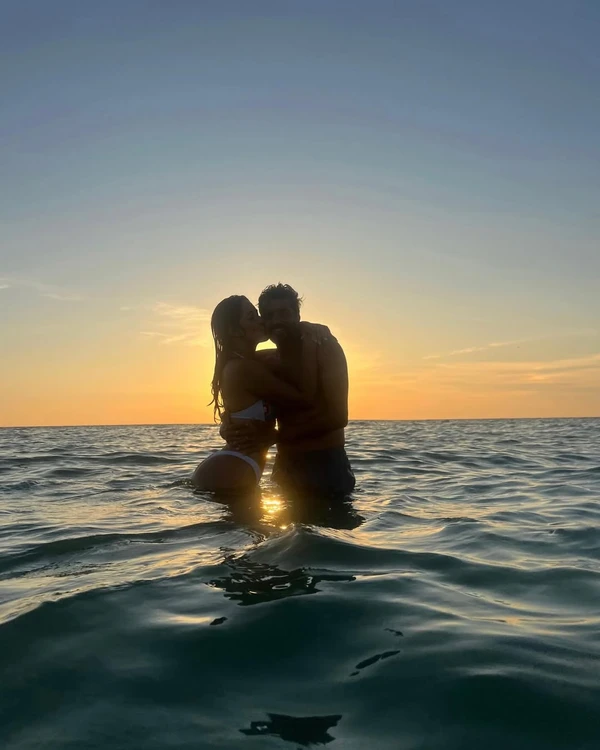 Alberto Cowboy com a esposa, Priscilla Monroy por Reprodução/Instagram