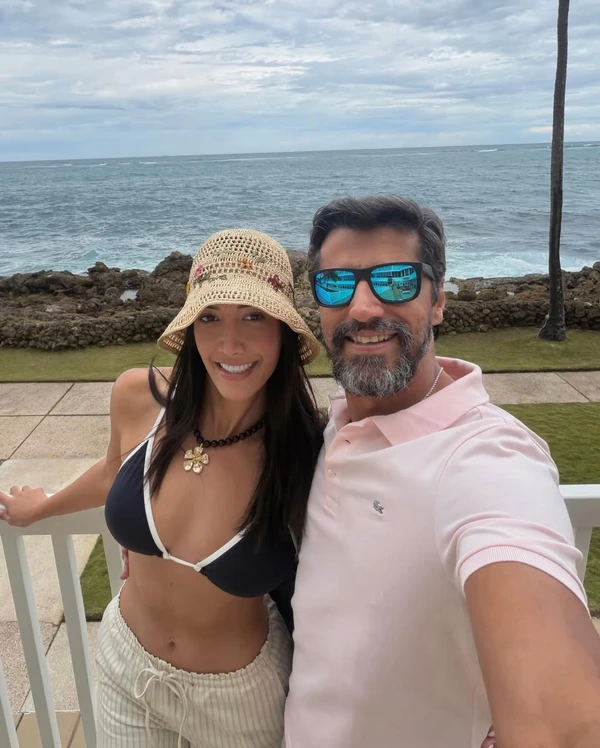Alberto Cowboy com a esposa, Priscilla Monroy por Reprodução/Instagram