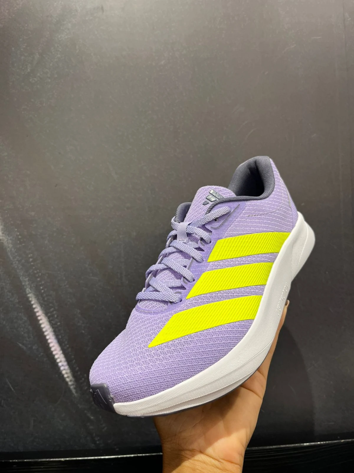 Tênis Adidas SDuramo RC2, tamanhos 34 ao 40, de R$ 349,99 por 244.99 
Onde: Adidas do Outlet Premium  por Divulgação