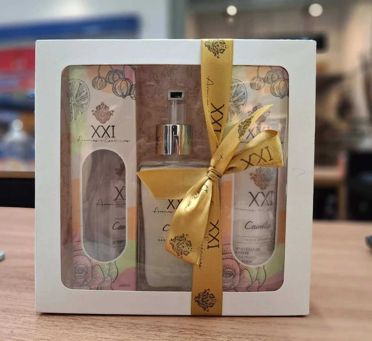 Conjunto de bodysplash, sabonete e hidratante por  R$ 246 
Onde: Loja  XXI Aromas,  Shopping Paralela por Divulgação