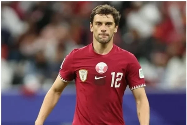 Natural de Curitiba, Lucas Mendes, de 35 anos, defenderá o Catar no Mundial. O lateral-esquerdo iniciou a carreira no Coritiba e teve passagem pelo Olympique de Marseille, da França, antes de se transferir para o futebol catariano. por Reprodução