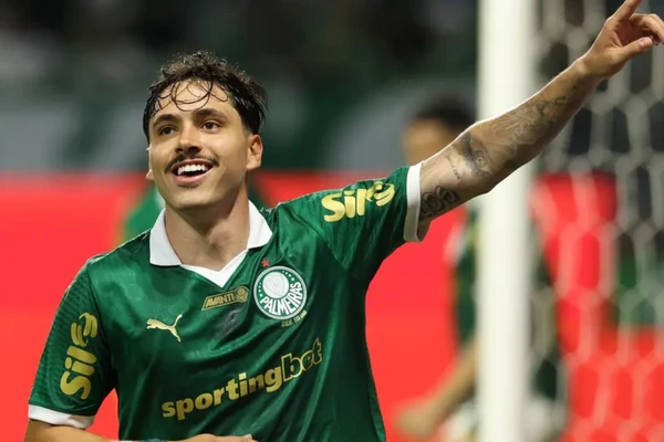 Antes de chegar ao Palmeiras, Maurício passou por Cruzeiro e Internacional. Em 2026, concluiu o processo de naturalização e passou a integrar a seleção paraguaia, que estreia na Copa diante dos Estados Unidos. por Cesar Greco/Palmeiras 