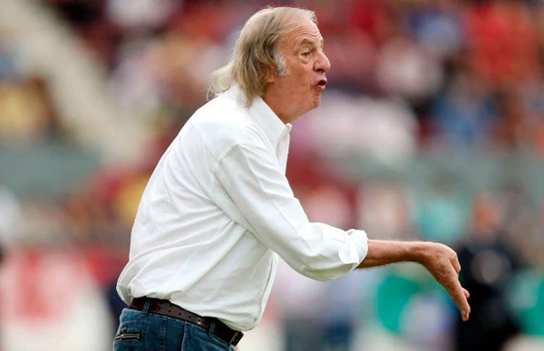 Argentina, 78 - César Luis Menotti - Escorpião - Nasceu em 5 de novembro de 1938 (embora também conste o dia 22 de outubro em seu registro oficial).  
Conduziu a Seleção Argentina ao seu primeiro título da Copa do Mundo, em 1978 por Divulgação