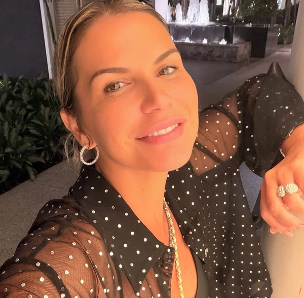 Katia Aveiro por Reprodução/Instagram